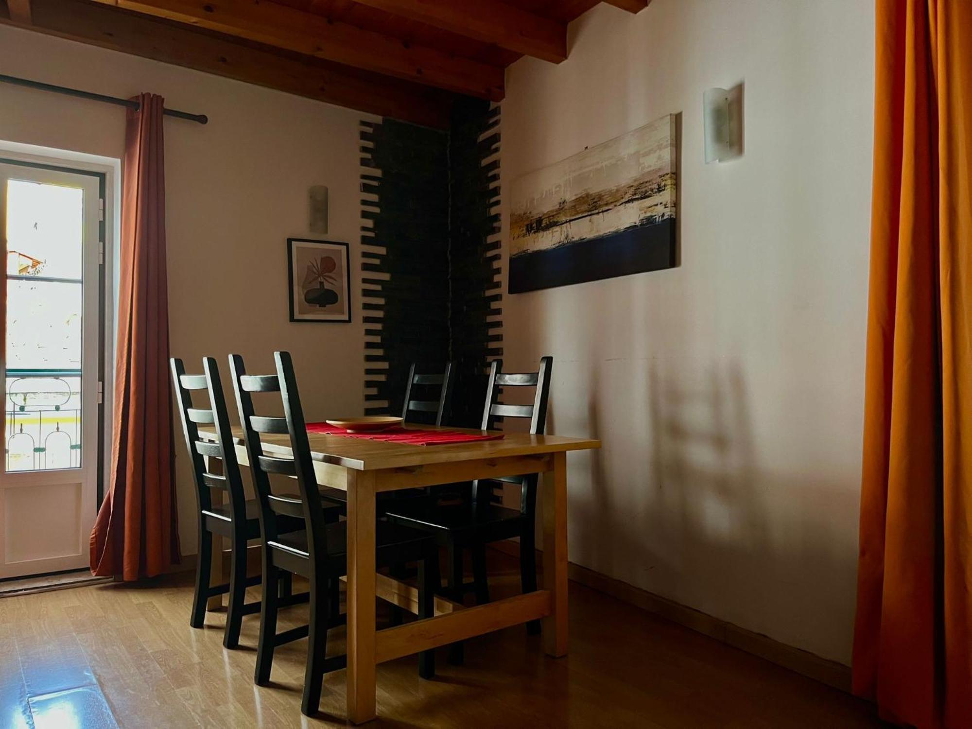 2 Bedroom, 2 Bathroom Apartment - Travessa Da Madalena Lisbon Exterior photo