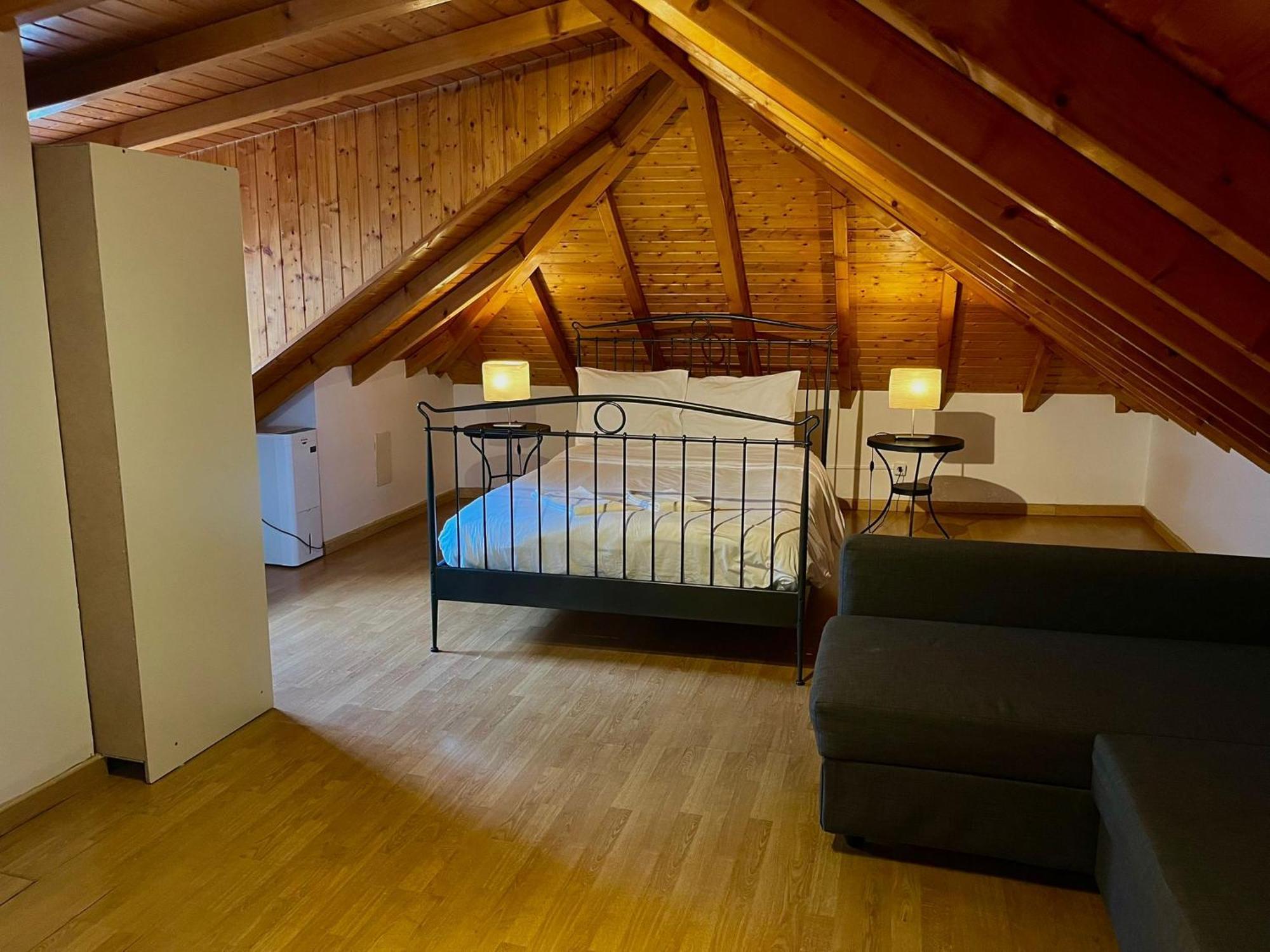 2 Bedroom, 2 Bathroom Apartment - Travessa Da Madalena Lisbon Exterior photo
