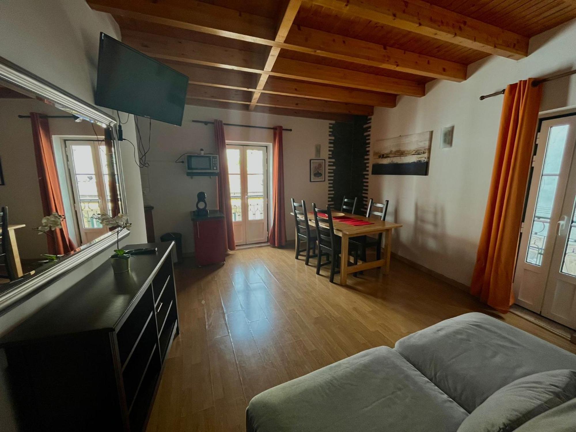 2 Bedroom, 2 Bathroom Apartment - Travessa Da Madalena Lisbon Exterior photo